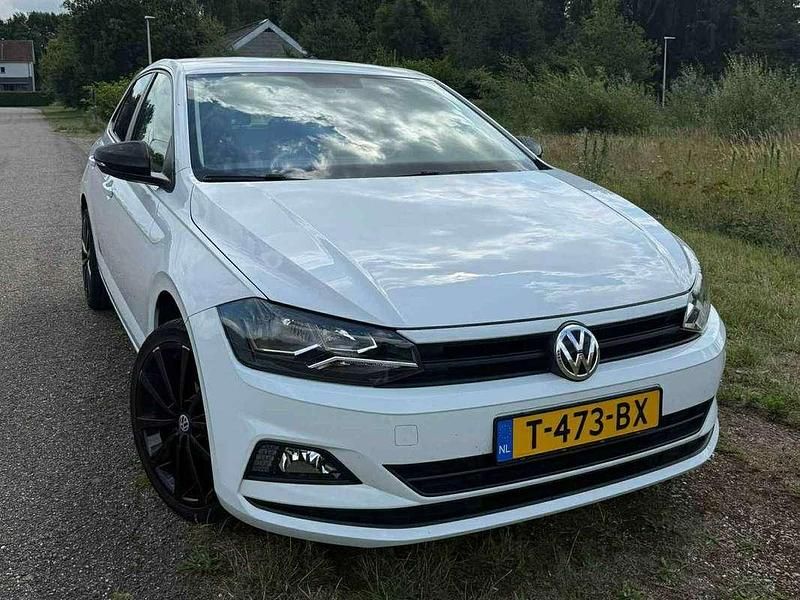 Wit Gebruikt 2018 VW Polo Beats Hatchback | € 11.000 (Super prijs) - Afbeelding 1/4