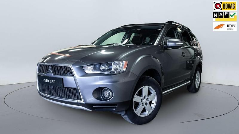 Grijs Gebruikt 2011 Mitsubishi Outlander Edition SUV | € 6.950 (Eerlijke prijs) - Afbeelding 1/4