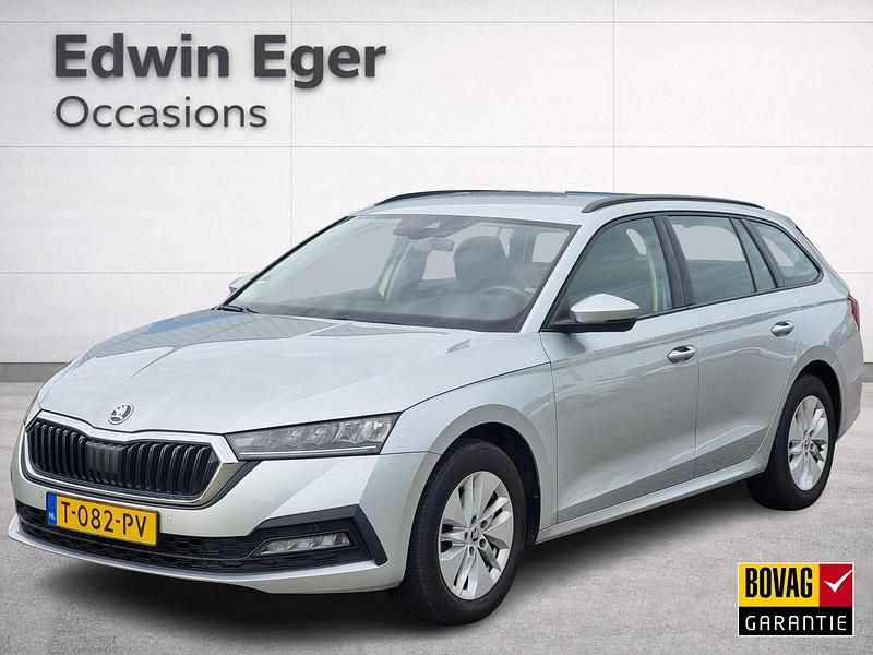Grijs Occasion 2023 Skoda Octavia Business Line Stationwagen | € 19.945 (Eerlijke prijs) - Afbeelding 1/4