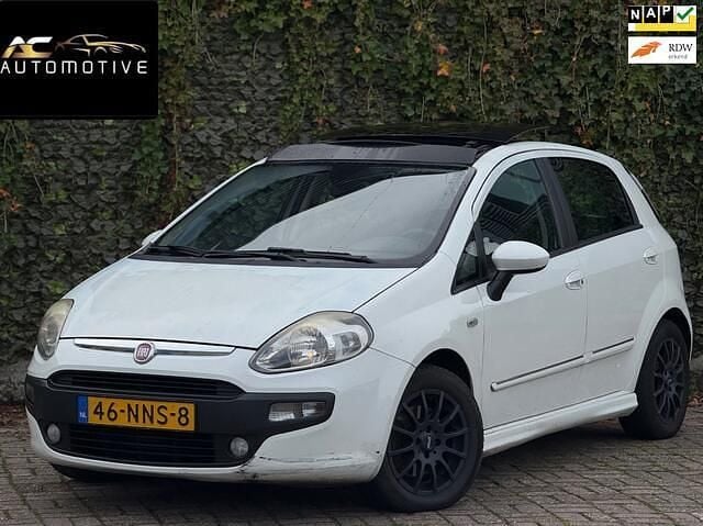 Wit Gebruikt 2010 Fiat Punto Evo Dynamic Hatchback | € 1.995 (Eerlijke prijs) - Afbeelding 1/4