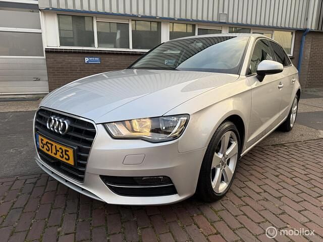 Grijs Gebruikt 2014 Audi A3 Sportback Ambition Hatchback | € 10.750 (Super prijs) - Afbeelding 1/4