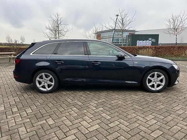 Occasion Audi A4 S-Line 150 PK (110 kW) 2018 Blauw Stationwagen