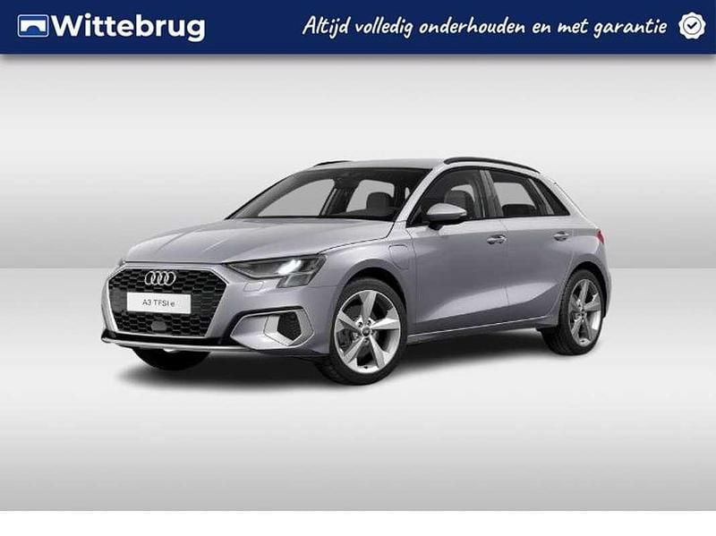 Zilver Gebruikt 2024 Audi A3 Sportback e-tron Advanced Hatchback | € 32.950 (Goede deal) - Afbeelding 1/2