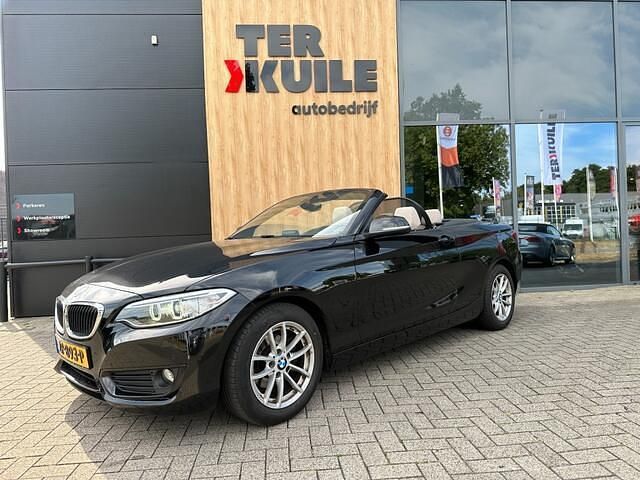 Zwart Gebruikt 2015 BMW 218 Cabriolet | € 14.975 (Eerlijke prijs) - Afbeelding 1/4
