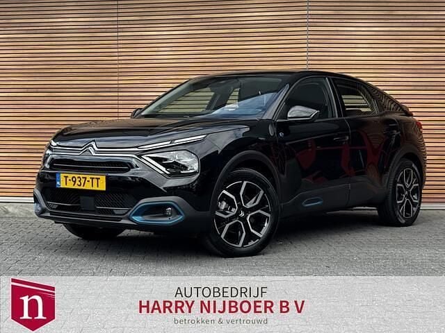 Zwart, metallic lak Gebruikt 2023 Citroën e-C4 Feel SUV | € 18.400 (Super prijs) - Afbeelding 1/4
