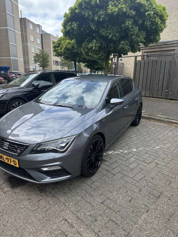 Gebruikt 2017 Seat Leon FR Sedan | € 18.500 (Iets duurder) - Afbeelding 1/4