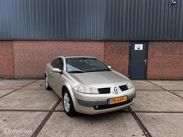 Occasion Renault Mégane Cabriolet Authentique 113 PK (83 kW) 2005 Goud Cabriolet