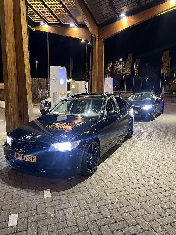 Zwart Gebruikt 2006 BMW 318 Sedan | € 2.500 (Super prijs) - Afbeelding 1/4