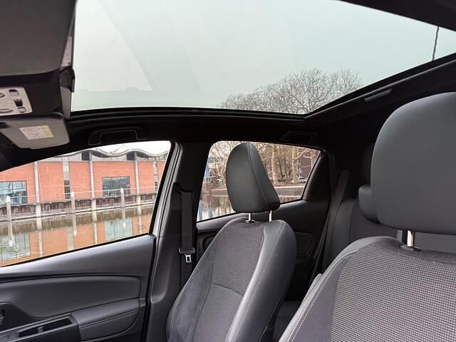 Occasion Toyota Yaris Premium 73 PK (53 kW) 2018 Wit Hatchback