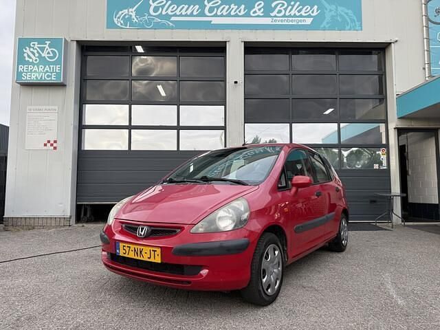 Rood Gebruikt 2003 Honda Jazz LS Hatchback | € 1.450 (Eerlijke prijs) - Afbeelding 1/4