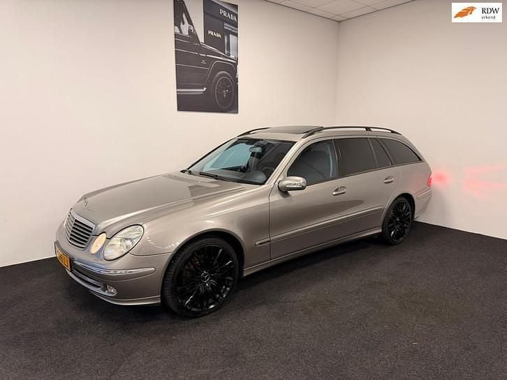 Grijs Occasion 2003 Mercedes E320 Elegance Stationwagen | € 3.490 (Goede deal) - Afbeelding 1/4