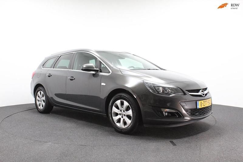 Grijs Occasion 2015 Opel Astra Sport Stationwagen | € 5.250 (Eerlijke prijs) - Afbeelding 1/4