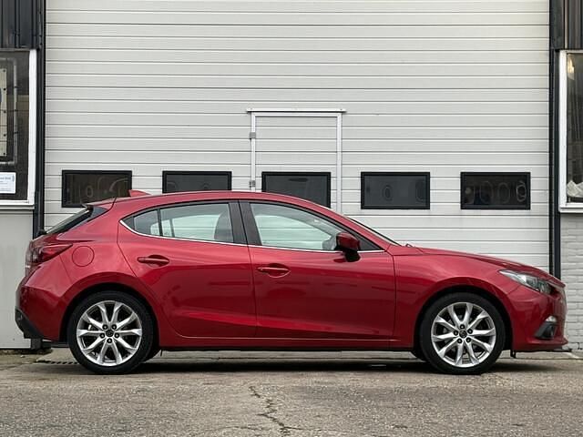 Occasion Mazda 3 120 PK (88 kW) 2016 Rood (metallic) Hatchback