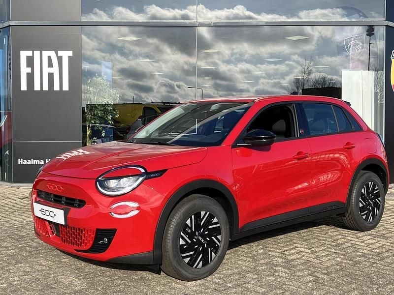 Rood Nieuw 2025 Fiat 600E Red SUV | € 30.645 (Eerlijke prijs) - Afbeelding 1/3