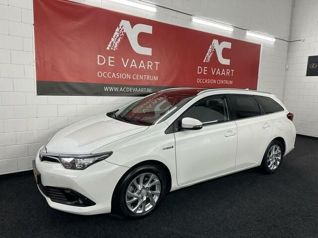Wit Gebruikt 2015 Toyota Auris Stationwagen | € 13.750 (Iets duurder) - Afbeelding 1/4