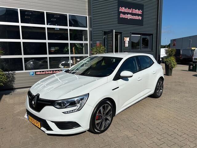Wit Gebruikt 2016 Renault Mégane III Life Hatchback | € 10.950 (Eerlijke prijs) - Afbeelding 1/4