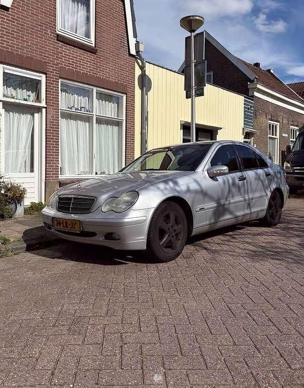 Gebruikt 2004 Mercedes C180 Classic Sedan | € 2.950 (Goede deal) - Afbeelding 1/4
