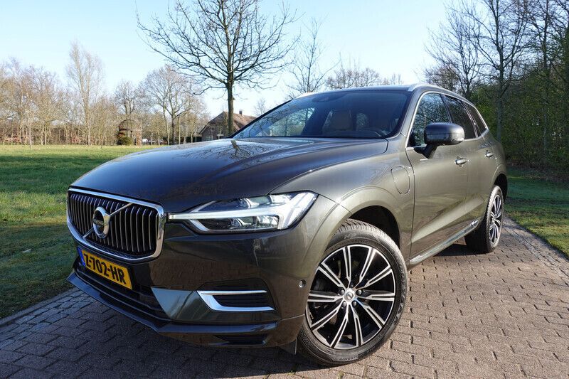 Grijs Gebruikt 2018 Volvo XC60 Inscription SUV | € 34.950 (Duur) - Afbeelding 1/4