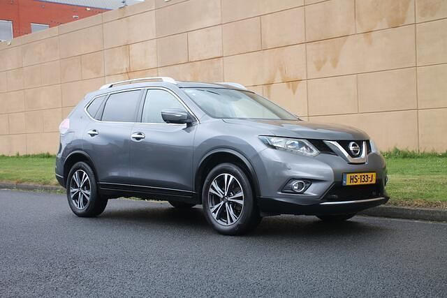 Grijs Gebruikt 2016 Nissan X-Trail N-Connecta SUV | € 12.745 (Eerlijke prijs) - Afbeelding 1/4