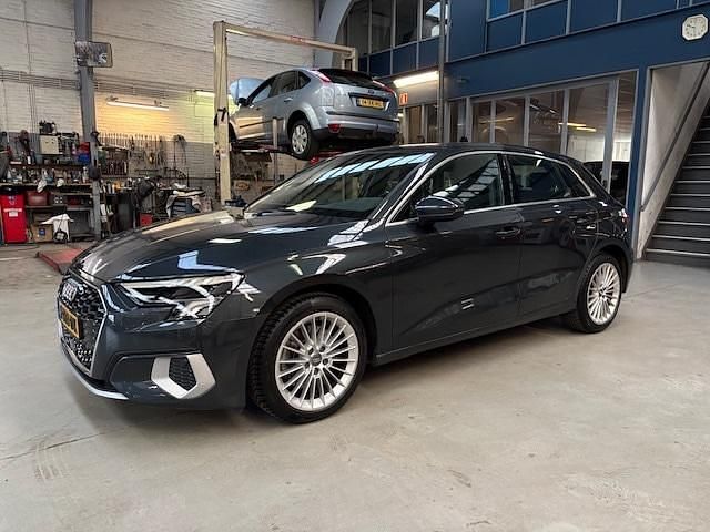 Occasion Audi A3 Sportback Business 150 PK (110 kW) 2020 Grijs Hatchback