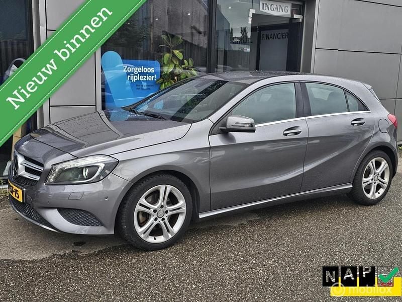 Grijs Gebruikt 2014 Mercedes A180 Ambition Hatchback | € 9.995 (Goede deal) - Afbeelding 1/4