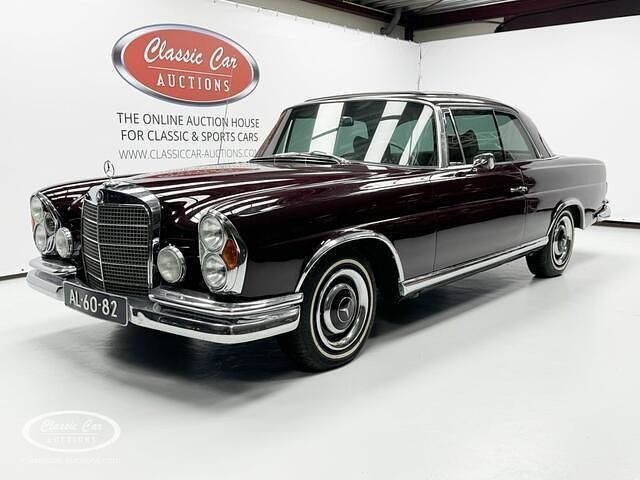 Rood Gebruikt 1967 Mercedes 250 Coupé | € 49.500 - Afbeelding 1/4