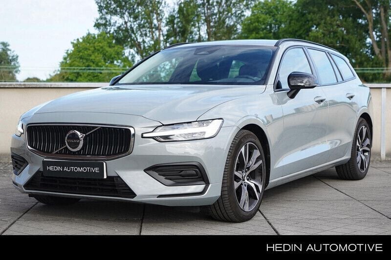 Grijs, metallic lak Gebruikt 2024 Volvo V60 Stationwagen | € 39.995 (Eerlijke prijs) - Afbeelding 1/4