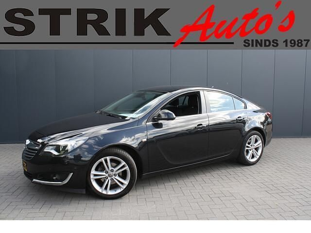 Zwart, metallic lak Gebruikt 2014 Opel Insignia Edition Hatchback | € 5.749 (Eerlijke prijs) - Afbeelding 1/4