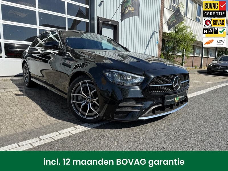 Zwart, metallic lak Gebruikt 2022 Mercedes E300 AMG Sedan | € 49.950 (Eerlijke prijs) - Afbeelding 1/4