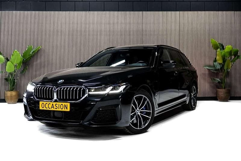 Zwart Gebruikt 2021 BMW 530 M Sport Stationwagen | € 42.950 (Eerlijke prijs) - Afbeelding 1/4
