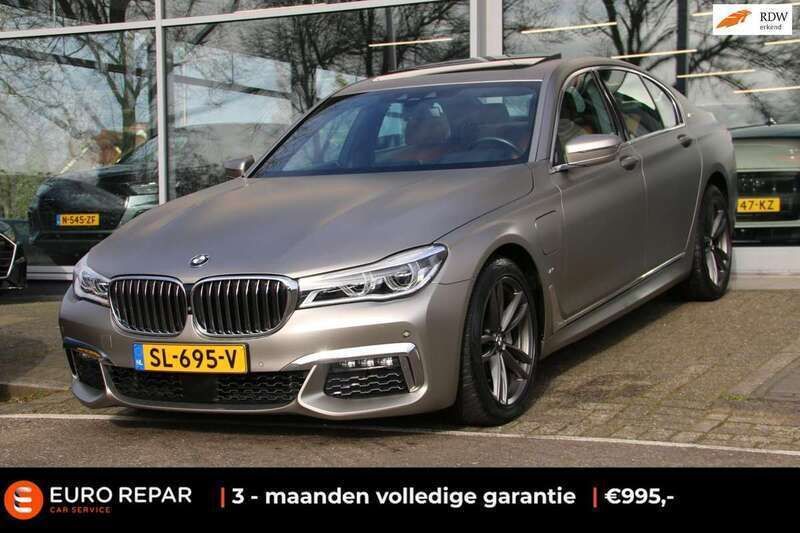Grijs, metallic lak Gebruikt 2016 BMW 740 Executive Sedan | € 27.995 (Goede deal) - Afbeelding 1/4