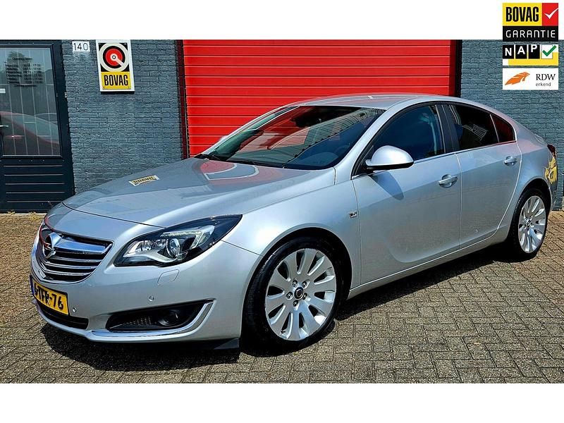Grijs Gebruikt 2014 Opel Insignia Business Hatchback | € 10.450 (Eerlijke prijs) - Afbeelding 1/4