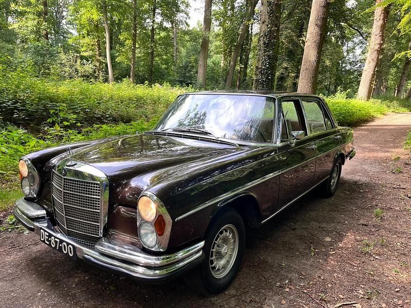 Bruin Gebruikt 1970 Mercedes 300 SE Sedan | € 9.999 - Afbeelding 1/4