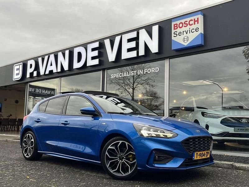 Blauw (mat) Occasion 2019 Ford Focus Business Edition Hatchback | € 31.950 - Afbeelding 1/4