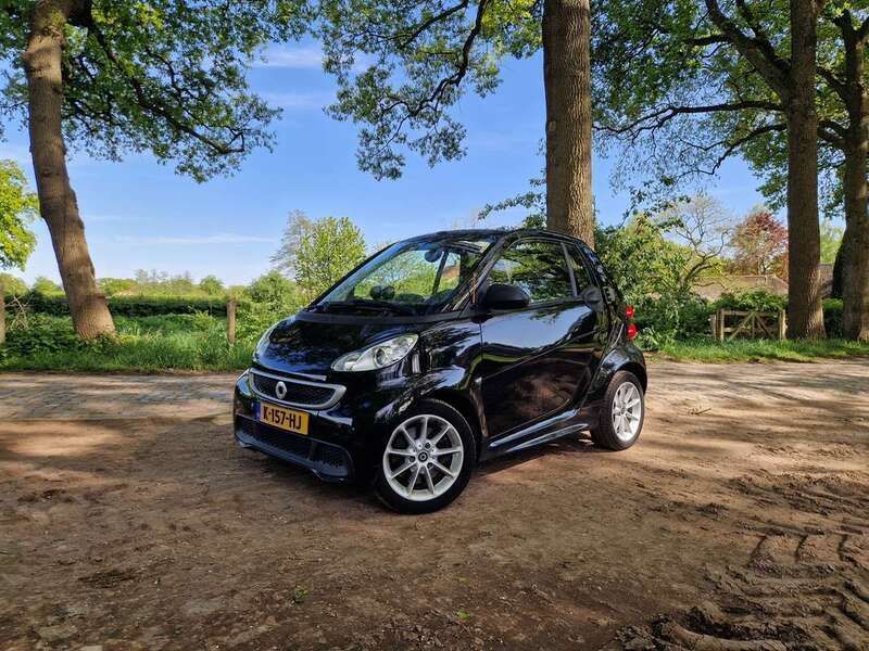 Zwart Gebruikt 2014 Smart ForTwo Electric Drive Cabriolet | € 7.000 - Afbeelding 1/4