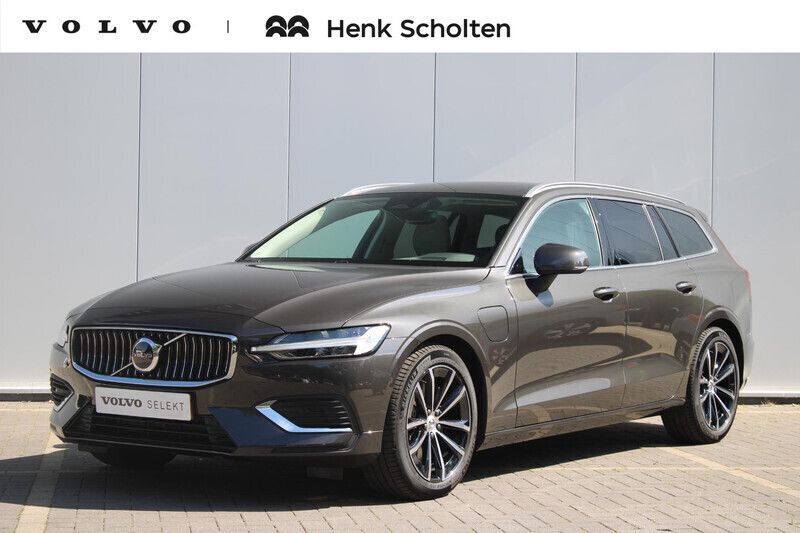 Grijs Gebruikt 2022 Volvo V60 Performance Stationwagen | € 46.950 (Iets duurder) - Afbeelding 1/4