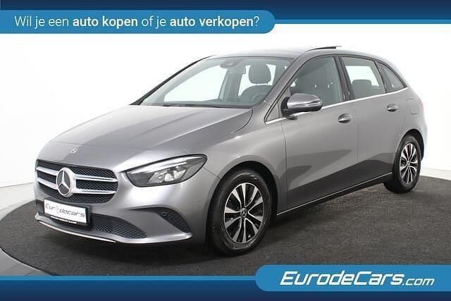 Grijs (metallic) Gebruikt 2019 Mercedes B180 MPV | € 20.800 (Goede deal) - Afbeelding 1/4