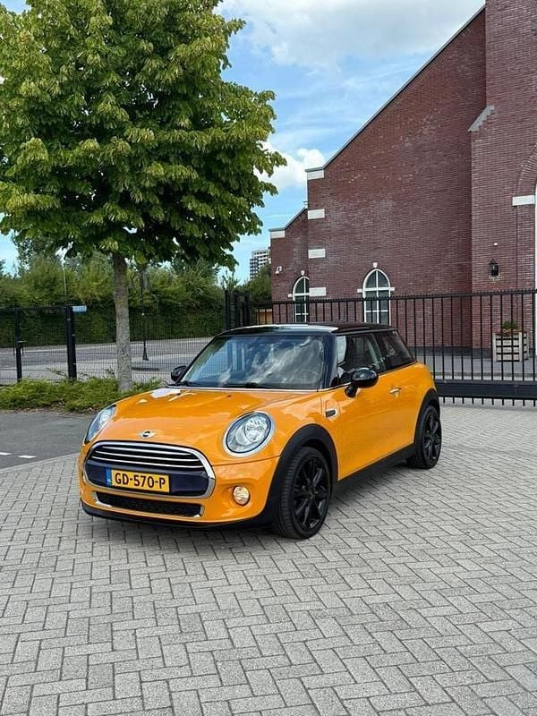 Gebruikt 2015 Mini Cooper Business Hatchback | € 10.950 (Super prijs) - Afbeelding 1/4