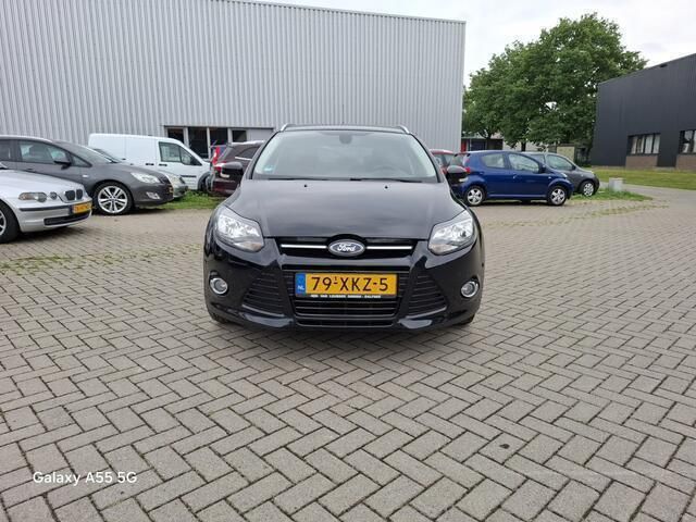 Zwart Gebruikt 2012 Ford Focus Titanium Stationwagen | € 4.250 (Eerlijke prijs) - Afbeelding 1/4
