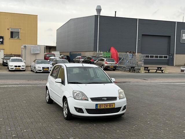 Occasion Ford Fiesta Futura 69 PK (50 kW) 2008 Wit Hatchback