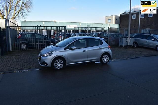 Grijs Gebruikt 2017 Peugeot 208 Hatchback | € 4.950 (Goede deal) - Afbeelding 1/4