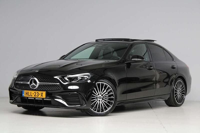 Zwart Gebruikt 2022 Mercedes C180 AMG line Sedan | € 44.500 (Iets duurder) - Afbeelding 1/4