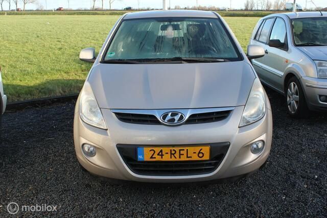 Grijs Gebruikt 2011 Hyundai i20 Hatchback | € 2.299 (Goede deal) - Afbeelding 1/4