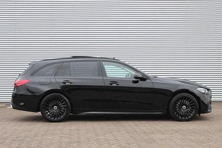 Occasion Mercedes C300 AMG line 2022 Zwart Stationwagen
