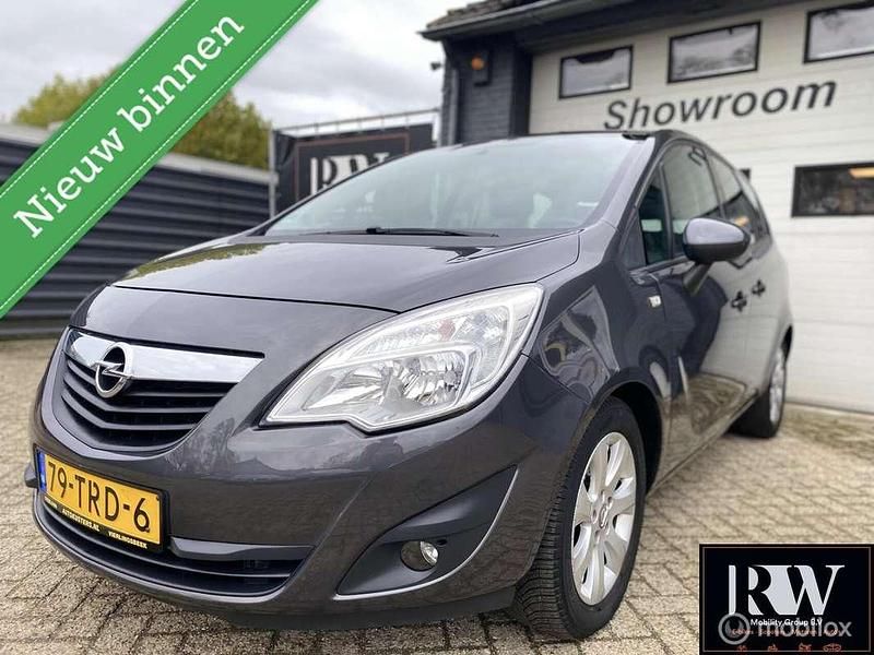 Grijs Gebruikt 2011 Opel Meriva Cosmo MPV | € 4.695 (Eerlijke prijs) - Afbeelding 1/4