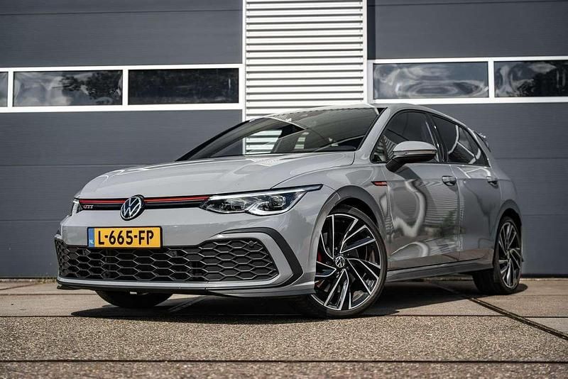 Grijs Gebruikt 2020 VW Golf VIII GTI Stationwagen | € 30.500 (Eerlijke prijs) - Afbeelding 1/4