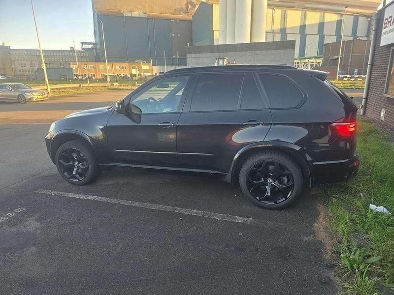 Zwart Gebruikt 2008 BMW X5 SUV | € 10.250 (Goede deal) - Afbeelding 1/4