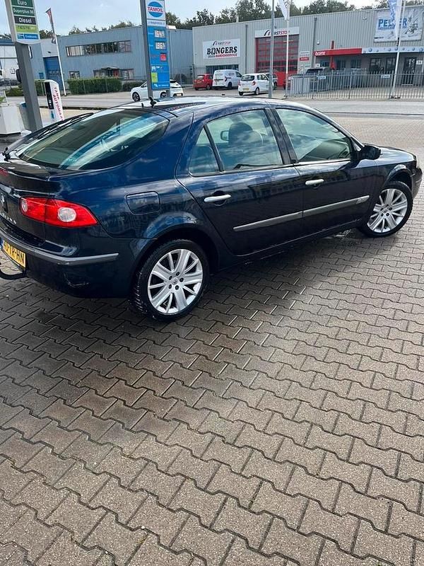 Gebruikt 2007 Renault Laguna III | € 1.699 - Afbeelding 1/4