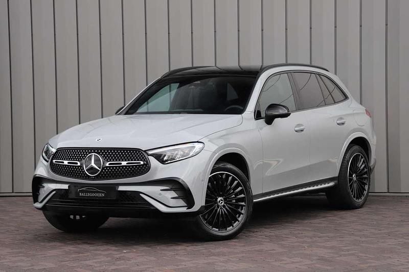 Grijs Gebruikt 2025 Mercedes GLC300e AMG SUV | € 79.500 - Afbeelding 1/4