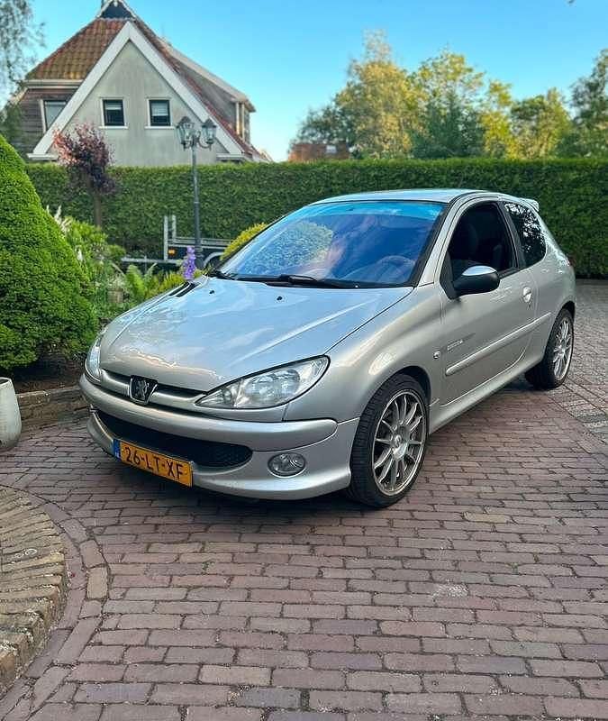 Grijs Gebruikt 2003 Peugeot 206 Quiksilver Hatchback | € 500 (Goede deal) - Afbeelding 1/4